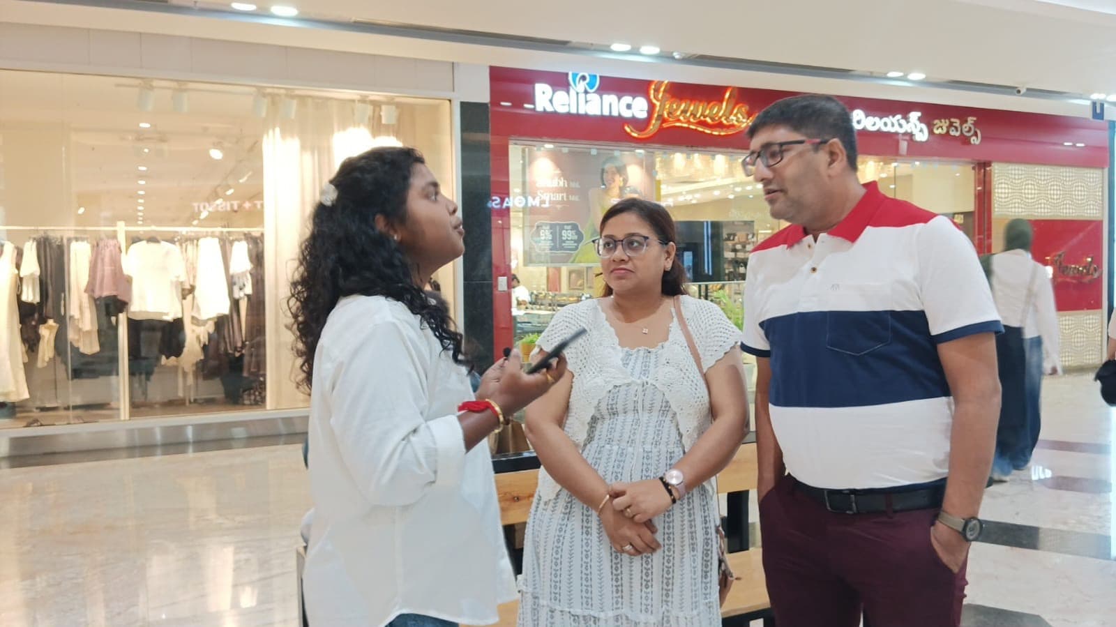 Street interview, mall